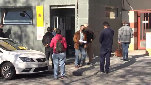 El paro sube en 76.216 personas en enero y se destruyeron 218.953 empleos