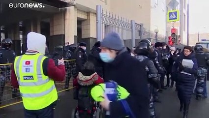 Navalny condenado a dois anos e oito meses em colónia penal