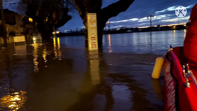 Gironde. Tempête Justine : A La Réole, le maire Bruno Marty livre les courses en bateau