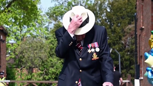 Regno Unito, addio a Sir Tom Moore