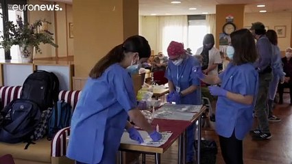 Pico de la tercera ola en España con 724 nuevos muertos y una destrucción de empleo de récord