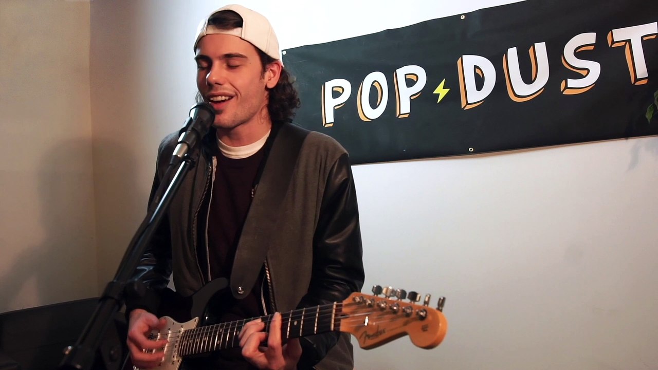 Garrett Gardner performs "Fool's Gold" Live at Popdust