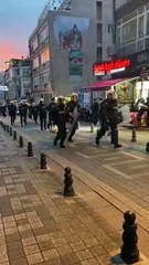 Adam diye yazılır Bahariye Kuruyemiş diye okunur!