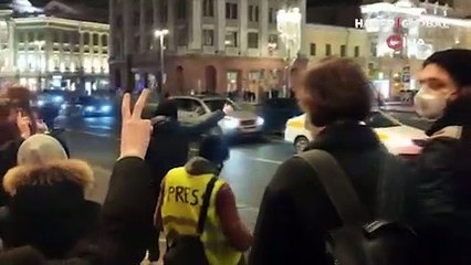 Rusya'yı karıştıran Navalny kararı! Sokaklara döküldüler
