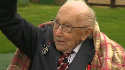 '코로나19 594억 모금' 100세 노병, 코로나19로 숨져 / YTN