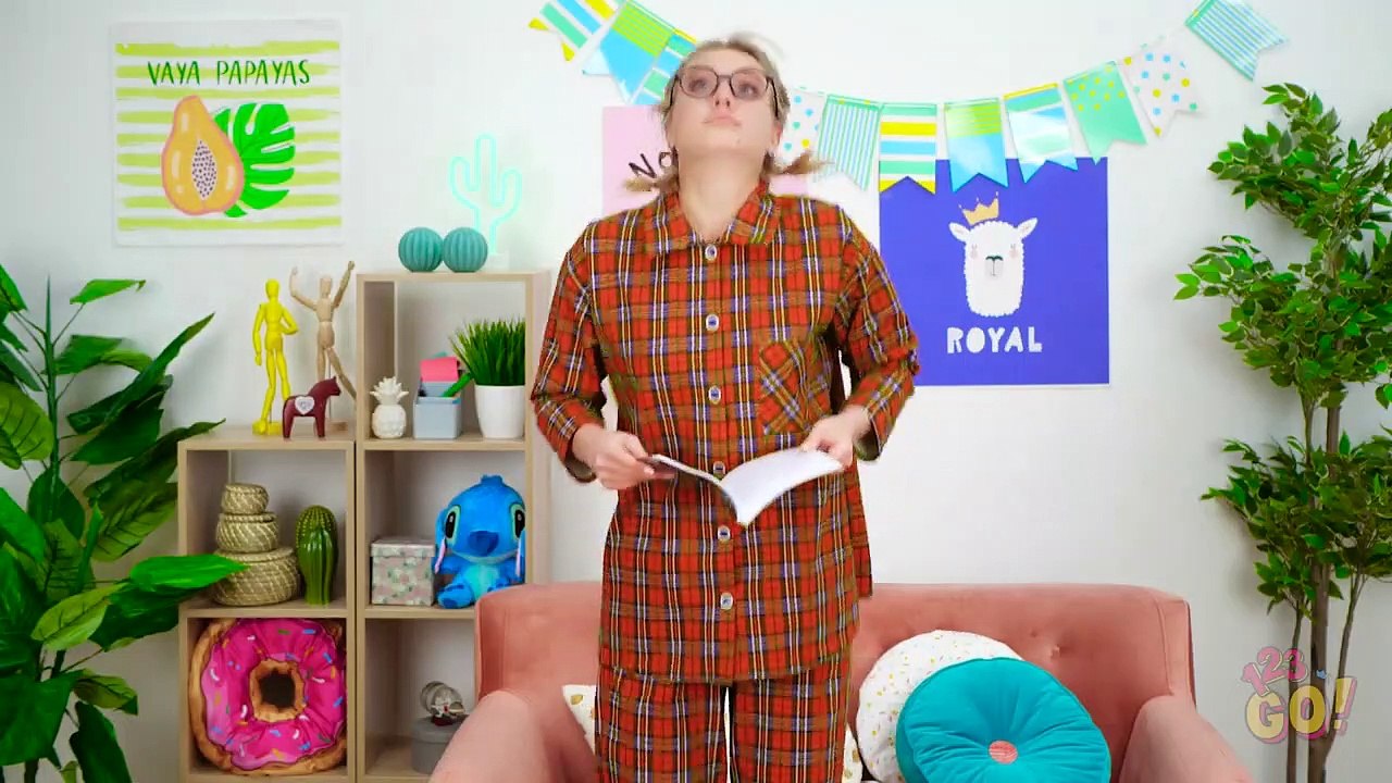 NERD GIRL VS POPULAR GIRL || Funny Life Situations by 123 GO!