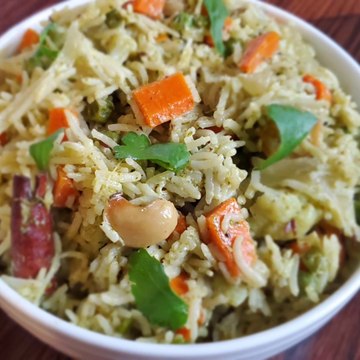 Coconut Pulao / How to make coconut milk pulao / Coconut pulao recipe / mom's special recipes