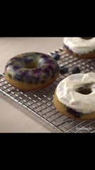 Donas Keto Rellenas de Mora Azul