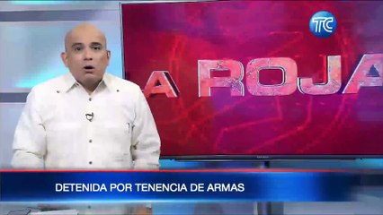 Le encontraron armas y 150 municiones junto a su maquillaje y celular en su cartera