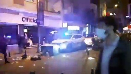 Kadıköy'de eylemciler polis araçlarına saldırdı