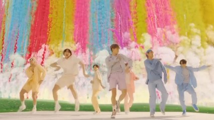 Dilelang Untuk Amal, Kostum Dynamite BTS Terjual Rp2,2 Miliar
