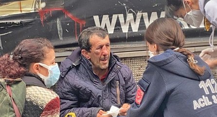 Yaşlı adamı sokak ortasında dövüp kaçtı