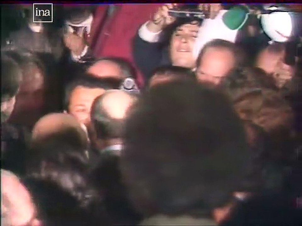 François Mitterrand et Michel Rocard en meeting à Grenoble à trois semaines du premier tour de la Présidentielle de 1981.