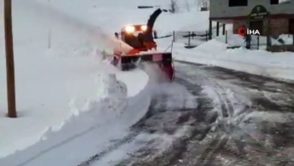 Şırnak'ta kardan kapanan köy yolları ulaşıma açıldı