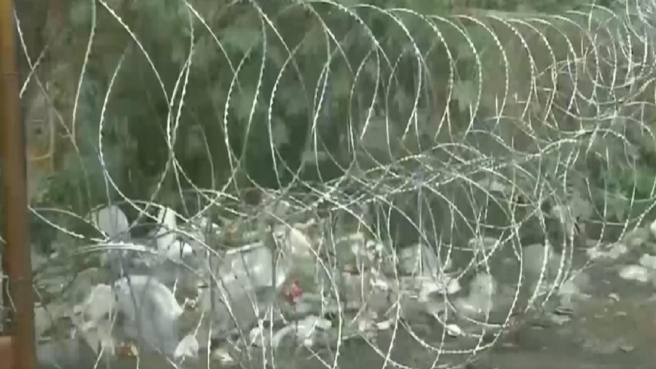 Barbed wire at Ghazipur border, locals face pro...