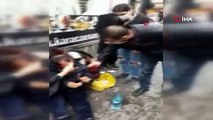 Beyoğlu'nda darp dehşeti: Yaşlı adamı sokak ortasında dövüp kaçtı