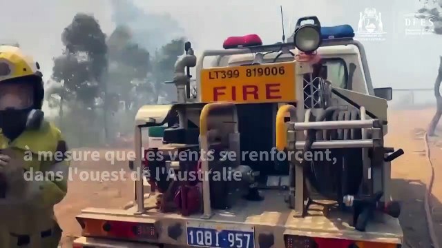 Australie: les pompiers luttent contre les feux de forêt près de Perth