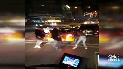 Taksiciye sokak ortasında darp