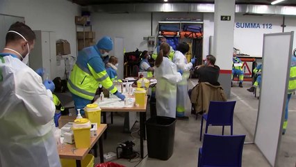 Spagna, lo spreco di dosi di vaccino: "Mancano le siringhe di precisione"