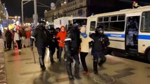 Casi 1.400 detenidos en Rusia en protestas contra condena a Navalni