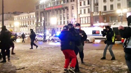 Russische Polizei geht nach Nawalny-Urteil massiv gegen Demonstranten vor