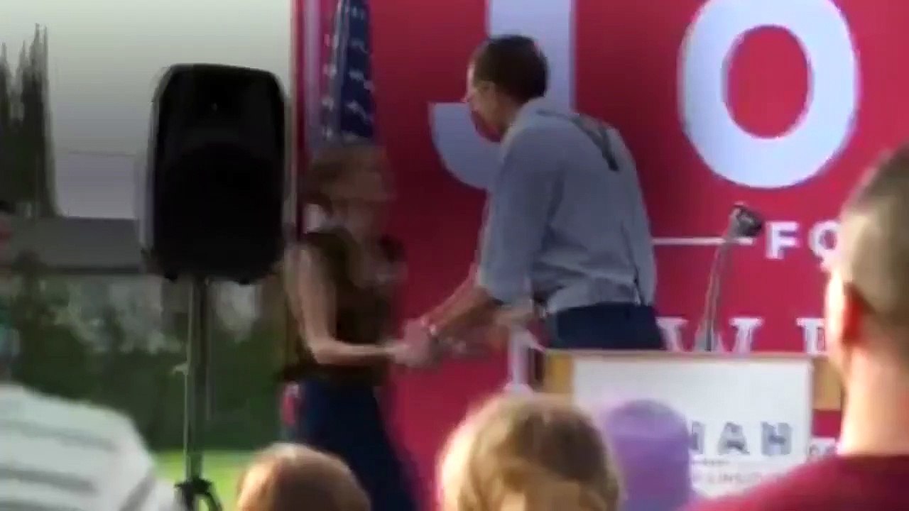 Veep - S 07 E 02 - Discovery Weekend