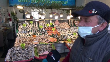 Yasak kalkınca hamsi tezgahlardaki yerini aldı