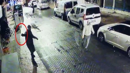 Beyoğlu'nda işyerini böyle kurşunladılar