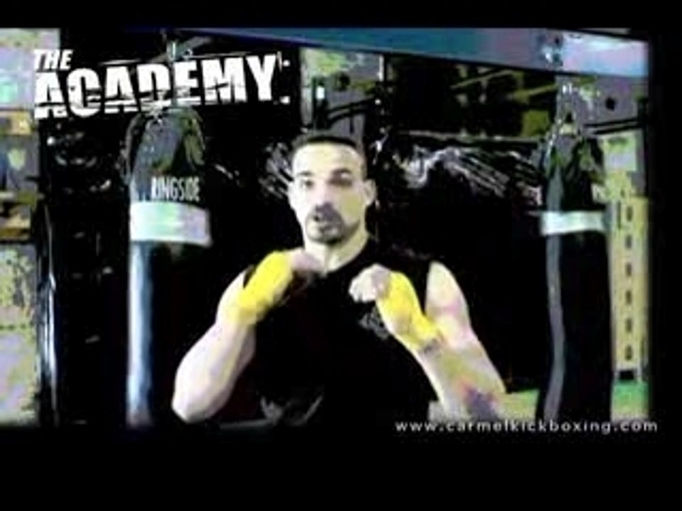 Coude muay thai training