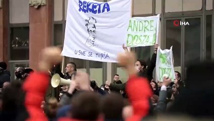 - Hırvatistan'da Covid-19 kısıtlamalarına karşı protesto