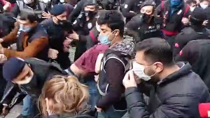 İzmir'de Boğaziçi direnişine destek eylemine polis müdahalesi