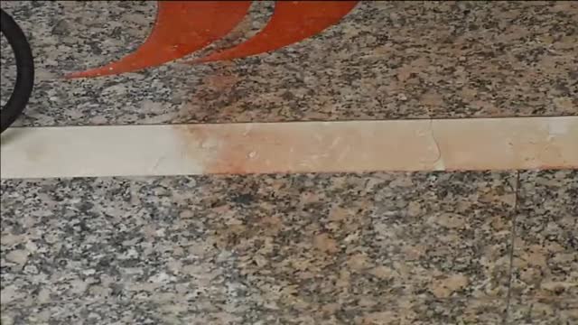 Encontrado el cuerpo de una mujer con signos de violencia junto a unos contenedores en Linares