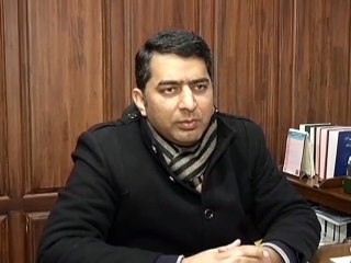 Govt calls for avoiding contact with wild birds