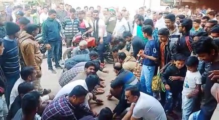 रिटायर फौजी का जीरन वासियों ने किया हथेली पर पैर रखवा कर स्वागत