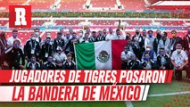 Jugadores de Tigres posaron con la bandera de México previo al debut en Mundial de Clubes