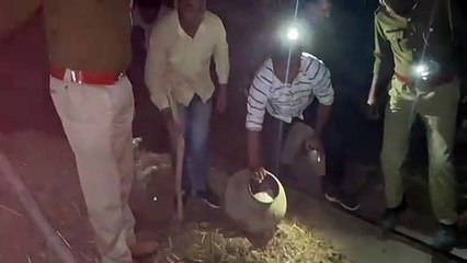 जमीन में गड़े मटकों में छुपाई वॉश नष्ट