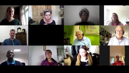 En el Reino Unido, cantantes de ópera ayudan a enfermos de covid-19 a respirar mejor