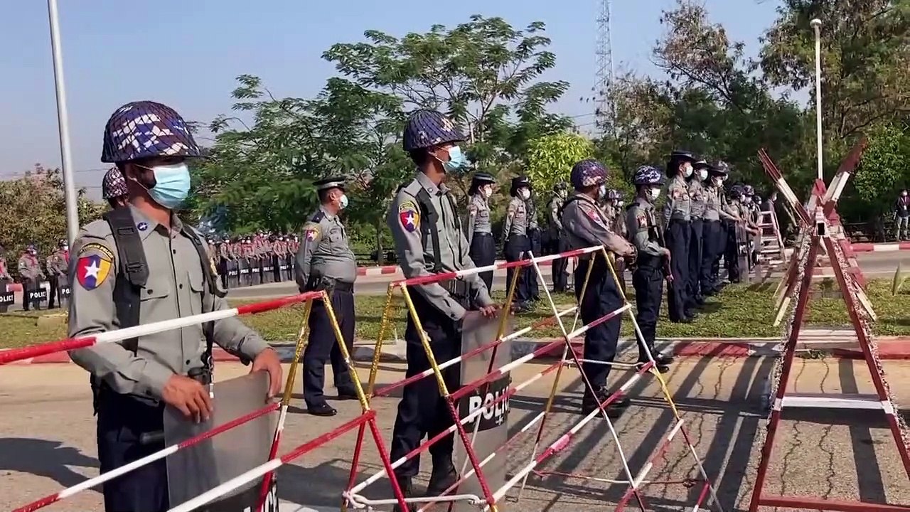 Wegen vier walkie-talkies: anklage gegen aung san suu kyi