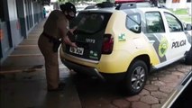 Homem é detido pela PM acusado de furtar celular na Rua Pombo Correio, no Bairro Floresta