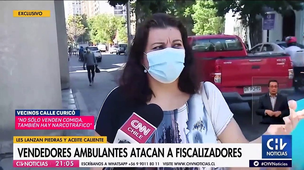 Vendedores ambulantes multiculturales tienen la grande en Stgo Centro - Chv