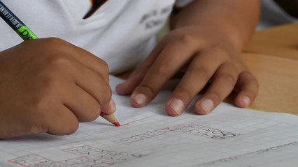 Secretaría de Educación se comprometió a contratar interpretes para apoyar educación de niños con discapacidad auditiva