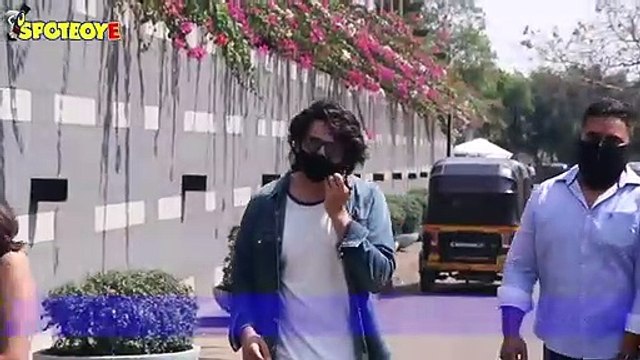 Kartik Aaryan snapped at Grand Hyatt & Shanaya Kapoor at her dance class | SpotboyE