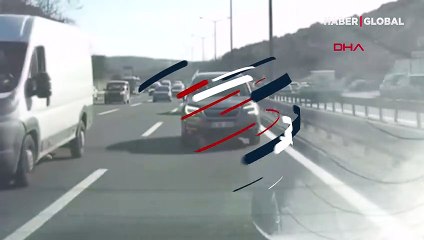 Kaza anı araç kamerasına böyle yansıdı