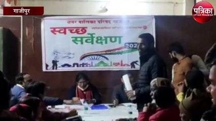 जेई व ठेकेदार के भ्रष्टाचार की भेंट चढ़ी सड़क