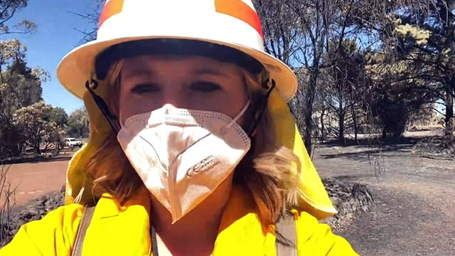 81 homes destroyed in bushfire raging north-east of Perth