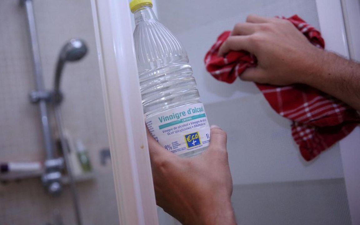 Ces choses que vous ne devez absolument jamais nettoyer avec du vinaigre blanc