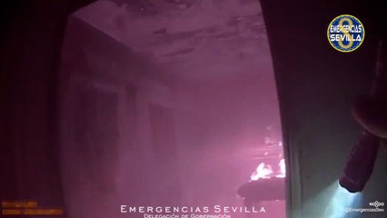 Tres heridos en el incendio de una vivienda en Sevilla capital