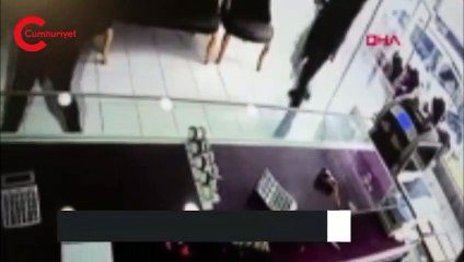 Bursa’da pompalı tüfekli kuyumcu soygunu kamerada