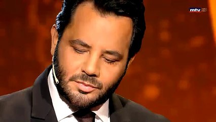 نيشان يبكي على الهواء بسبب والده