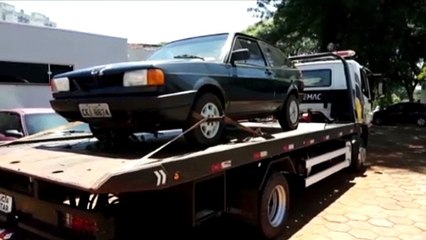 Gol com registro de furto é localizado pela PM na Rua Flamboyant, no Bairro Tropical